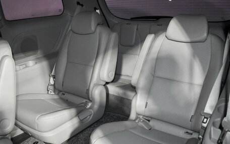 KIA Carnival III, 2019 год, 2 600 000 рублей, 13 фотография