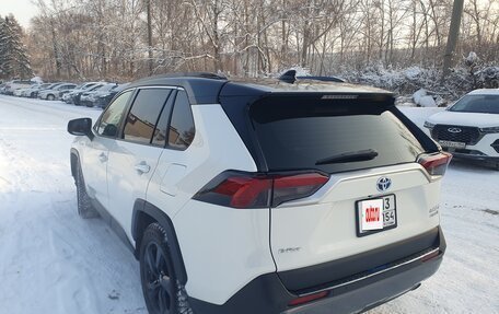 Toyota RAV4, 2020 год, 3 850 000 рублей, 6 фотография