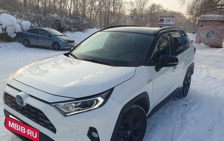 Toyota RAV4, 2020 год, 3 850 000 рублей, 5 фотография