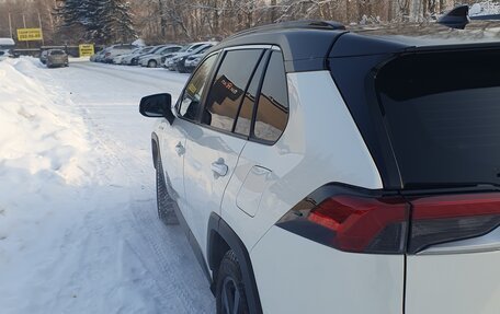 Toyota RAV4, 2020 год, 3 850 000 рублей, 7 фотография