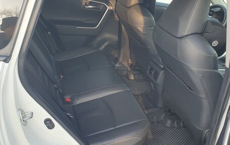 Toyota RAV4, 2020 год, 3 850 000 рублей, 14 фотография