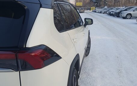 Toyota RAV4, 2020 год, 3 850 000 рублей, 10 фотография