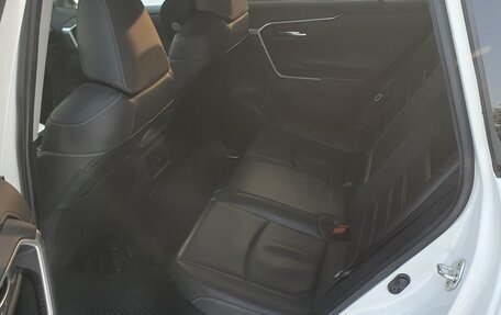 Toyota RAV4, 2020 год, 3 850 000 рублей, 13 фотография