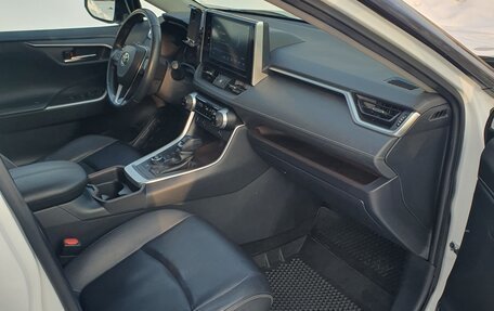 Toyota RAV4, 2020 год, 3 850 000 рублей, 15 фотография