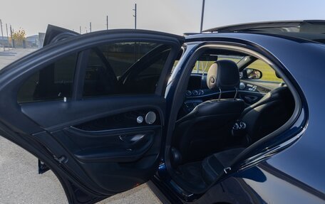 Mercedes-Benz E-Класс, 2017 год, 3 750 000 рублей, 11 фотография