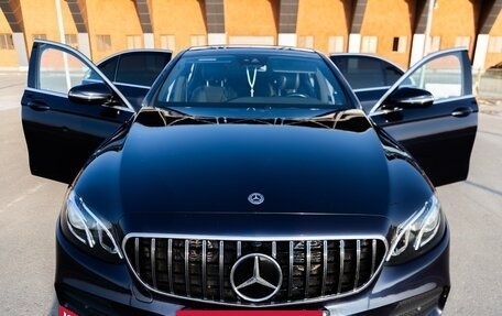 Mercedes-Benz E-Класс, 2017 год, 3 750 000 рублей, 4 фотография