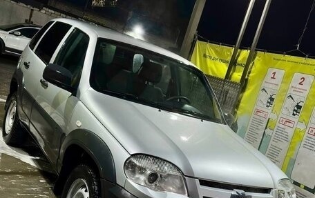 Chevrolet Niva I рестайлинг, 2019 год, 740 000 рублей, 2 фотография