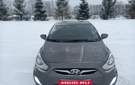 Hyundai Solaris II рестайлинг, 2011 год, 750 000 рублей, 7 фотография