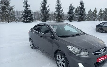 Hyundai Solaris II рестайлинг, 2011 год, 750 000 рублей, 3 фотография