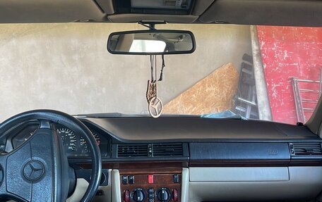 Mercedes-Benz E-Класс, 1995 год, 900 000 рублей, 10 фотография