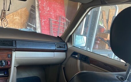 Mercedes-Benz E-Класс, 1995 год, 900 000 рублей, 11 фотография