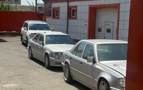 Mercedes-Benz E-Класс, 1995 год, 900 000 рублей, 2 фотография