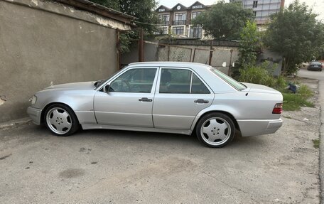 Mercedes-Benz E-Класс, 1995 год, 900 000 рублей, 6 фотография