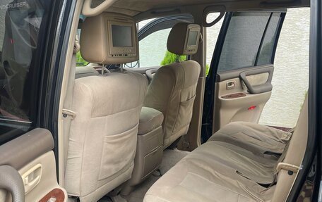 Toyota Land Cruiser 100 рестайлинг 2, 1998 год, 1 700 000 рублей, 6 фотография