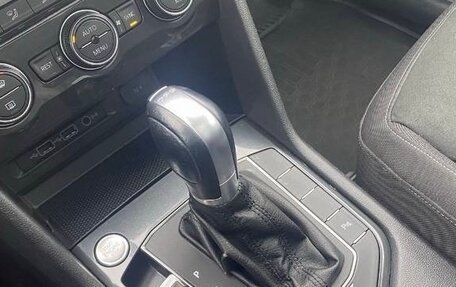 Volkswagen Tiguan II, 2019 год, 2 470 000 рублей, 14 фотография