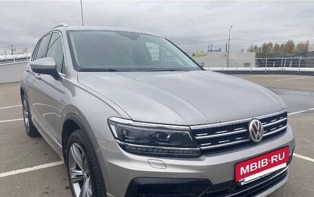 Volkswagen Tiguan II, 2019 год, 2 470 000 рублей, 4 фотография