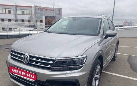Volkswagen Tiguan II, 2019 год, 2 470 000 рублей, 2 фотография