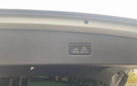 Volkswagen Tiguan II, 2019 год, 2 470 000 рублей, 25 фотография