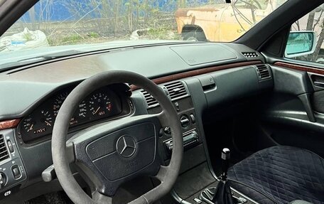 Mercedes-Benz E-Класс, 1997 год, 420 000 рублей, 4 фотография