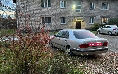 Mercedes-Benz E-Класс, 1997 год, 420 000 рублей, 5 фотография