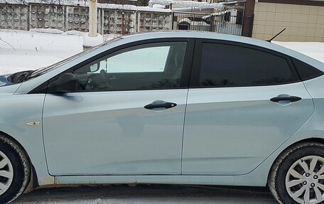 Hyundai Solaris II рестайлинг, 2012 год, 750 000 рублей, 5 фотография