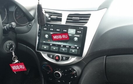 Hyundai Solaris II рестайлинг, 2012 год, 750 000 рублей, 6 фотография