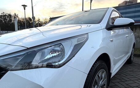 Hyundai Solaris II рестайлинг, 2021 год, 1 600 000 рублей, 4 фотография