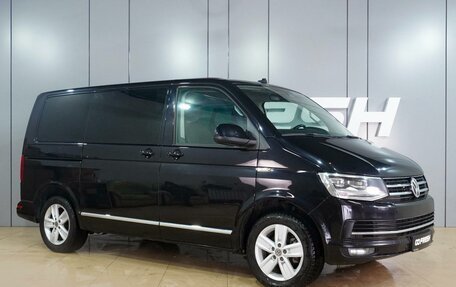 Volkswagen Multivan T6 рестайлинг, 2018 год, 3 499 000 рублей, 1 фотография