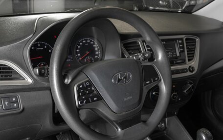 Hyundai Solaris II рестайлинг, 2021 год, 1 400 000 рублей, 5 фотография