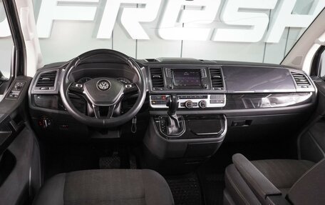 Volkswagen Multivan T6 рестайлинг, 2018 год, 3 499 000 рублей, 6 фотография