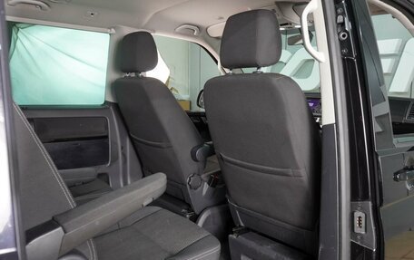 Volkswagen Multivan T6 рестайлинг, 2018 год, 3 499 000 рублей, 11 фотография