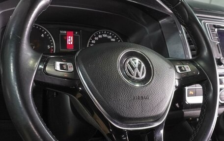 Volkswagen Multivan T6 рестайлинг, 2018 год, 3 499 000 рублей, 16 фотография