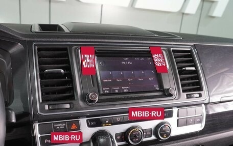 Volkswagen Multivan T6 рестайлинг, 2018 год, 3 499 000 рублей, 15 фотография