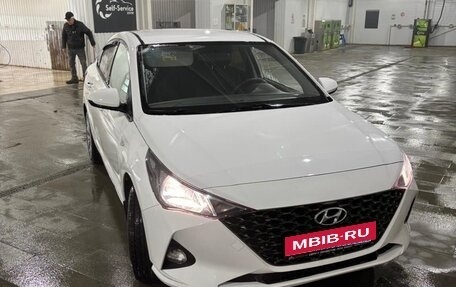 Hyundai Solaris II рестайлинг, 2021 год, 1 350 000 рублей, 1 фотография