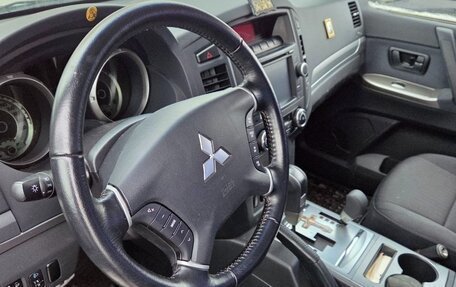 Mitsubishi Pajero IV, 2014 год, 2 900 000 рублей, 4 фотография