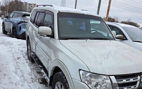 Mitsubishi Pajero IV, 2014 год, 2 900 000 рублей, 3 фотография