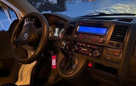 Volkswagen Caravelle T5, 2010 год, 1 355 000 рублей, 9 фотография