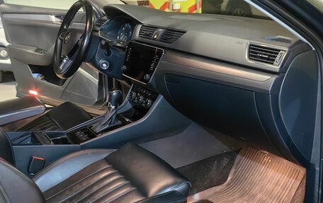 Skoda Superb III рестайлинг, 2018 год, 1 850 000 рублей, 10 фотография