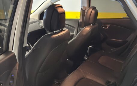 Hyundai ix35 I рестайлинг, 2013 год, 1 000 000 рублей, 3 фотография