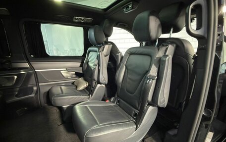 Mercedes-Benz V-Класс, 2021 год, 8 900 000 рублей, 28 фотография