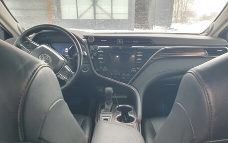 Toyota Camry, 2019 год, 1 820 000 рублей, 8 фотография