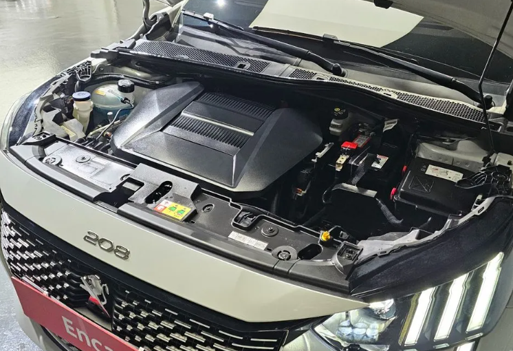 Peugeot 208 II, 2022 год, 2 440 000 рублей, 3 фотография