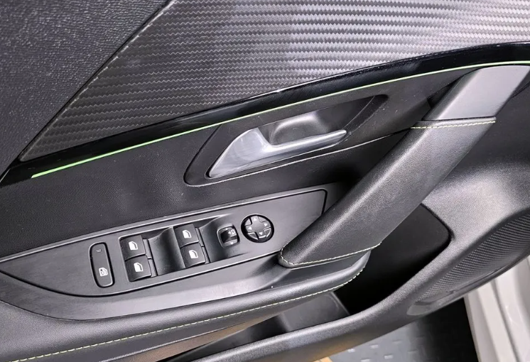 Peugeot 208 II, 2022 год, 2 440 000 рублей, 11 фотография