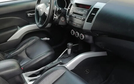 Mitsubishi Outlander III рестайлинг 3, 2008 год, 1 000 000 рублей, 5 фотография