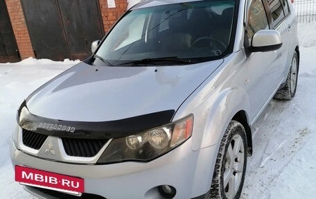 Mitsubishi Outlander III рестайлинг 3, 2008 год, 1 000 000 рублей, 2 фотография