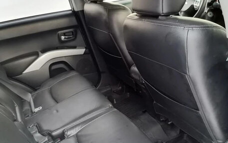 Mitsubishi Outlander III рестайлинг 3, 2008 год, 1 000 000 рублей, 15 фотография