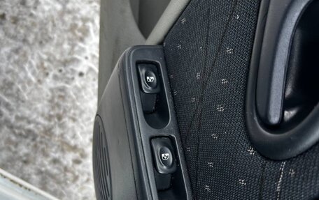 Renault Symbol I, 2002 год, 150 000 рублей, 10 фотография