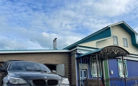 BMW 5 серия, 2004 год, 840 000 рублей, 2 фотография