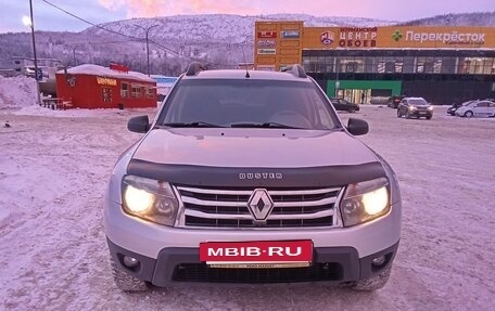Renault Duster I рестайлинг, 2014 год, 915 000 рублей, 2 фотография