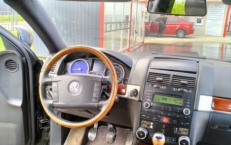 Volkswagen Touareg III, 2005 год, 650 000 рублей, 3 фотография